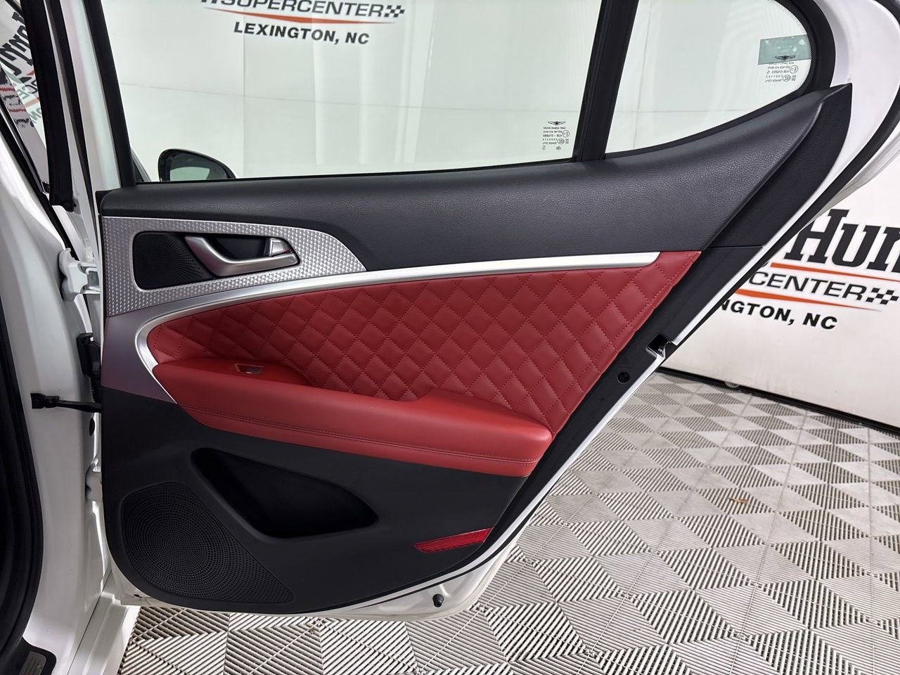 Used 2023 Genesis G70 3.3T w/ Sport Prestige Package image 28