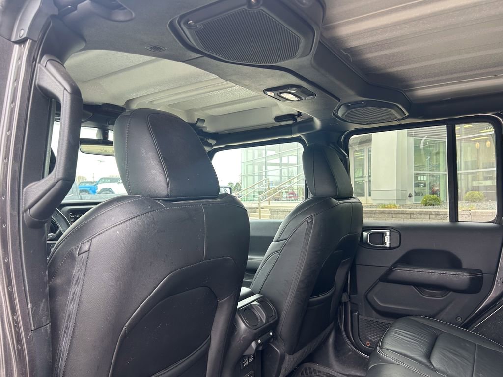 Used 2018 Jeep Wrangler Unlimited Sahara image 14