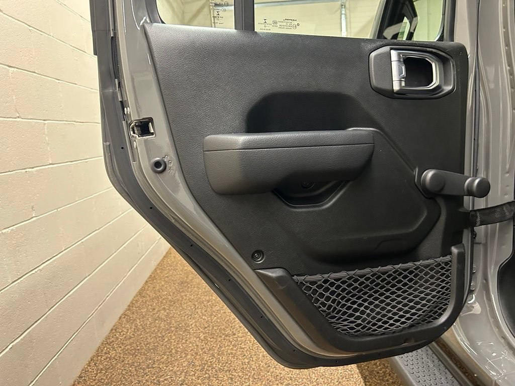 Used 2022 Jeep Wrangler Unlimited Sport AWD/4WD image 13