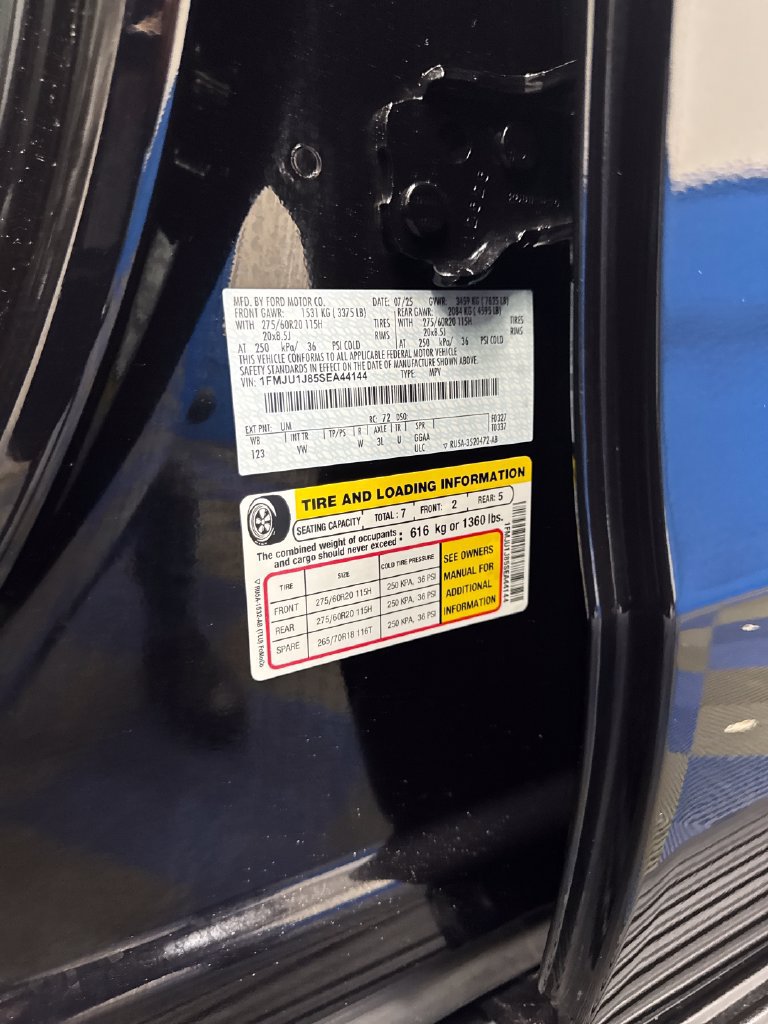 Certified 2025 Ford Expedition Active AWD/4WD image 35