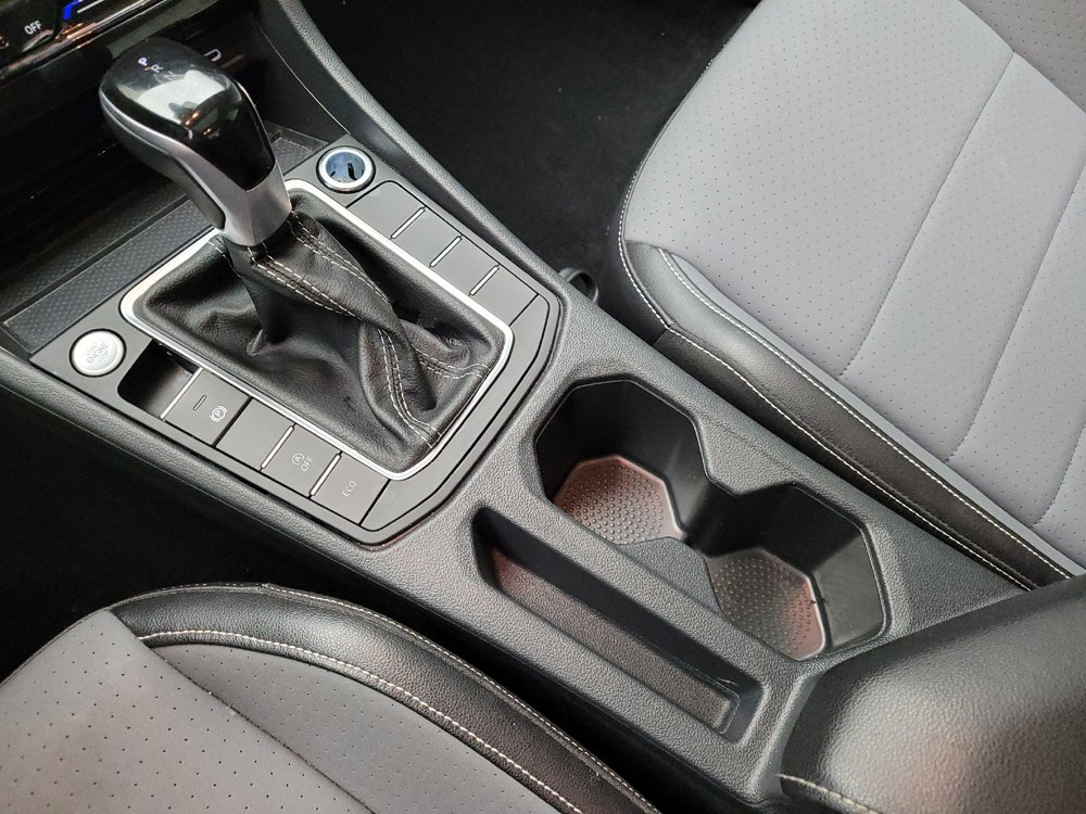 Used 2025 Volkswagen Jetta SE FWD image 26