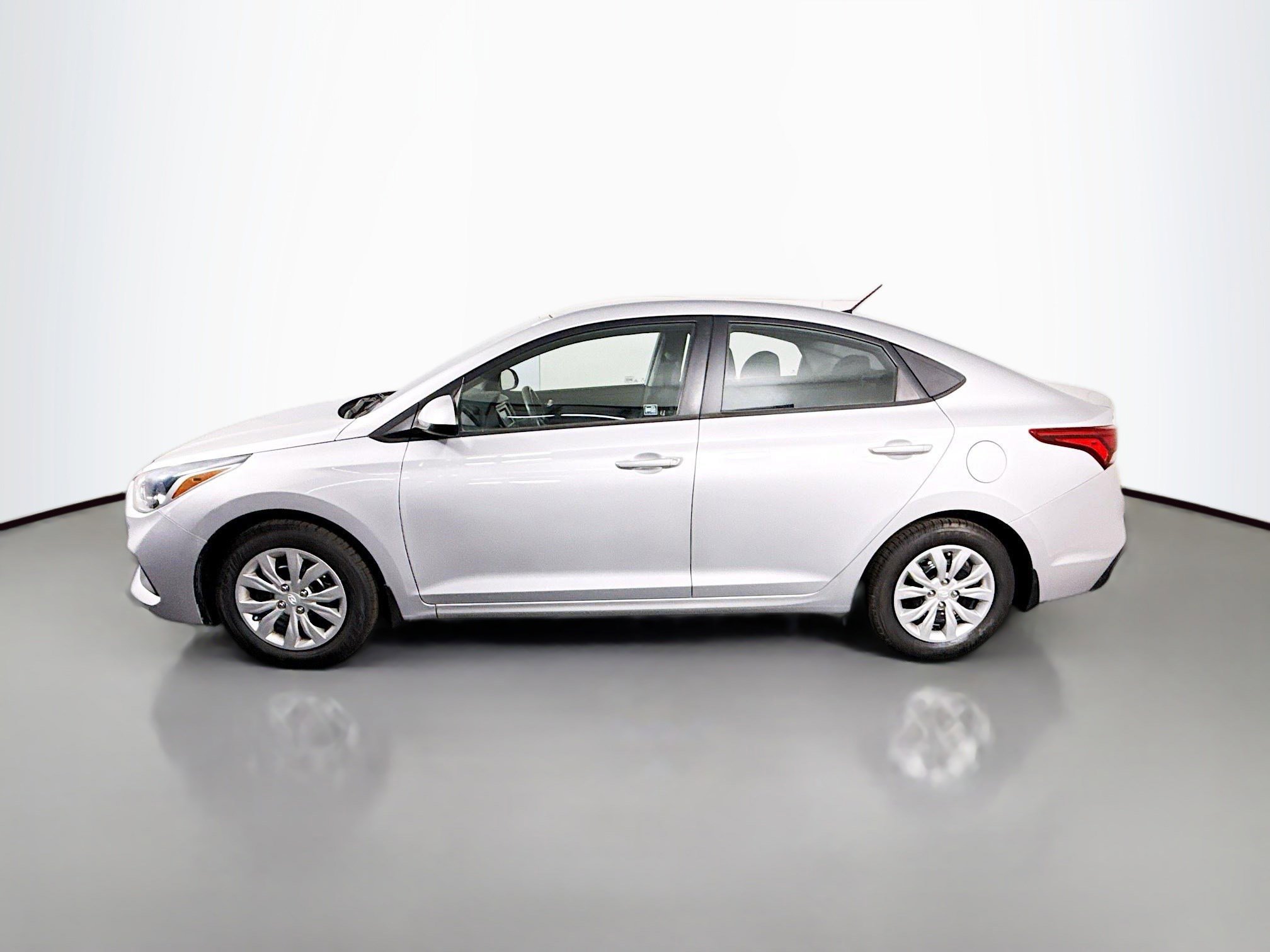 Used 2020 Hyundai Accent SE image 6