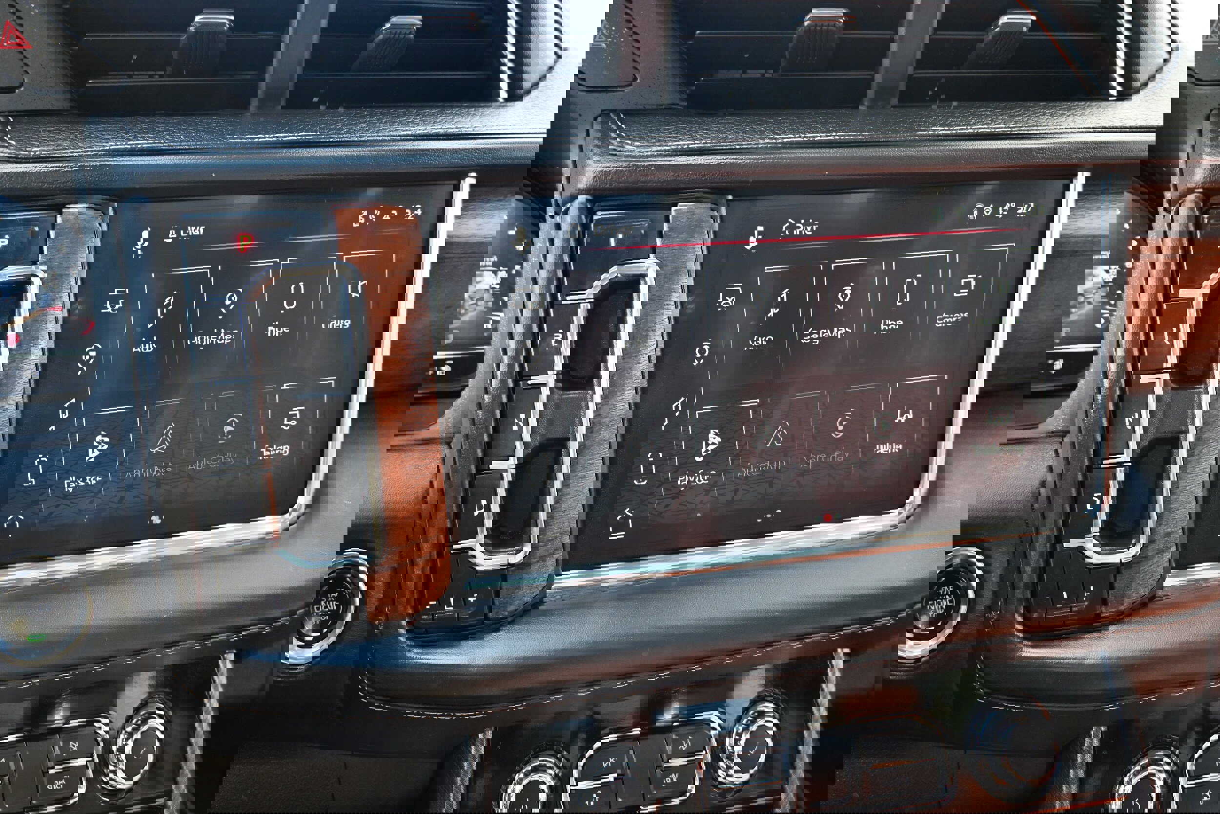 Used 2023 GMC Yukon Denali Ultimate image 13