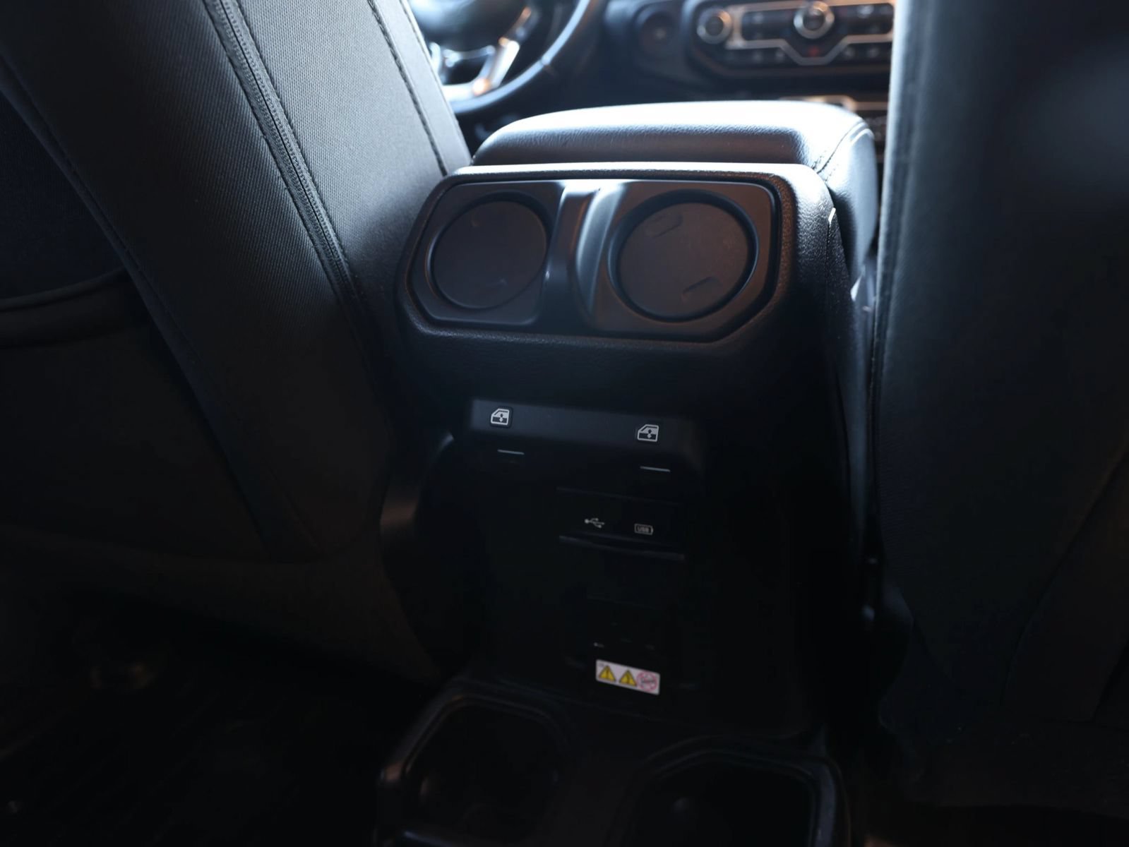 Used 2019 Jeep Wrangler Unlimited Sahara w/ Safety Group AWD/4WD image 26