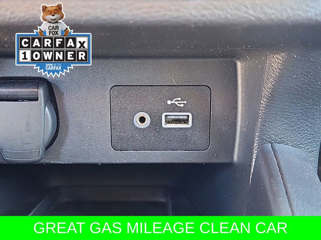 Used 2023 Nissan Versa SV image 9