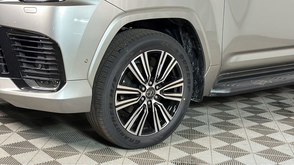 New 2026 Lexus LX 700h Luxury image 5