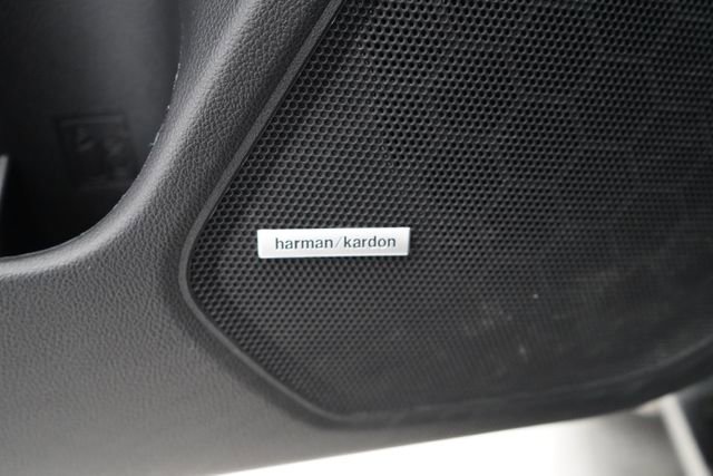 Used 2018 Subaru Outback 2.5i Touring image 12