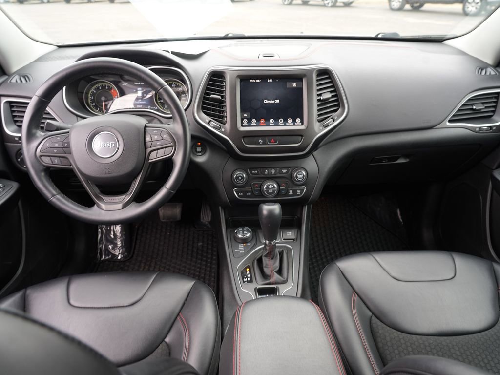 Used 2019 Jeep Cherokee Trailhawk image 23
