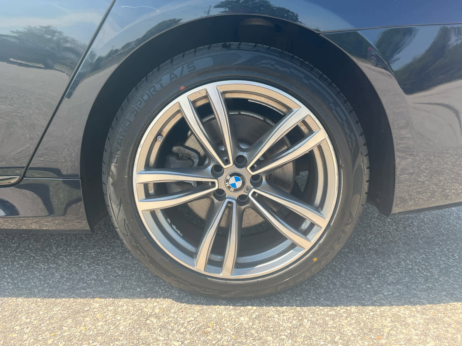 Used 2019 BMW 750i xDrive w/ M Sport Package AWD/4WD image 33