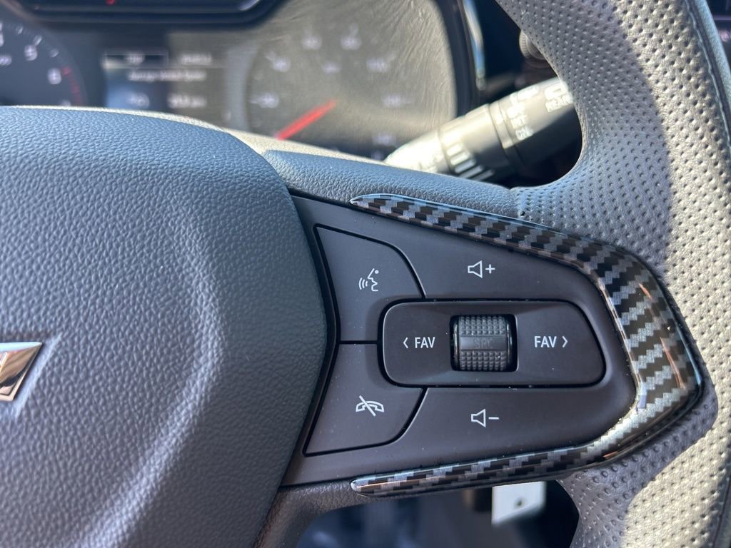 Used 2025 Chevrolet Trax LS w/ LS Convenience Package FWD image 38
