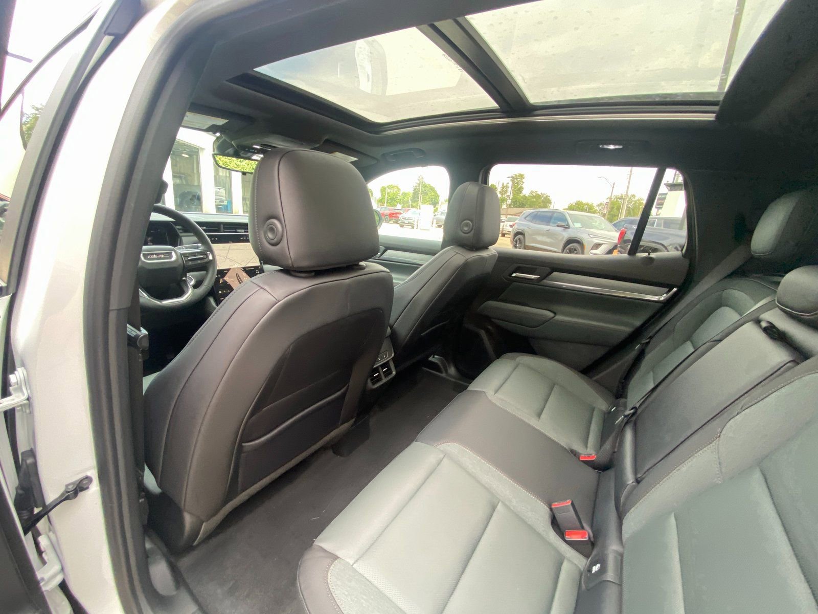 New 2026 GMC Terrain AT4 w/ Convenience Package III image 31
