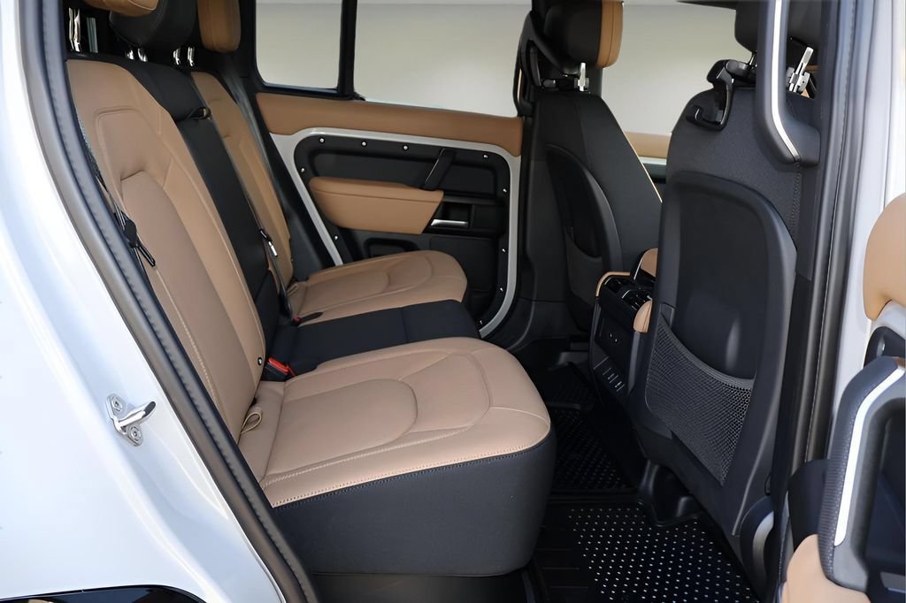 New 2026 Land Rover Defender 110 X AWD/4WD image 18