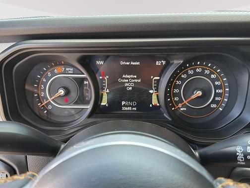 Used 2024 Jeep Wrangler Unlimited Sahara AWD/4WD image 19