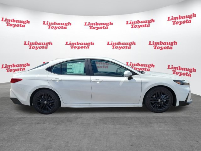 Used 2025 Toyota Camry LE image 21