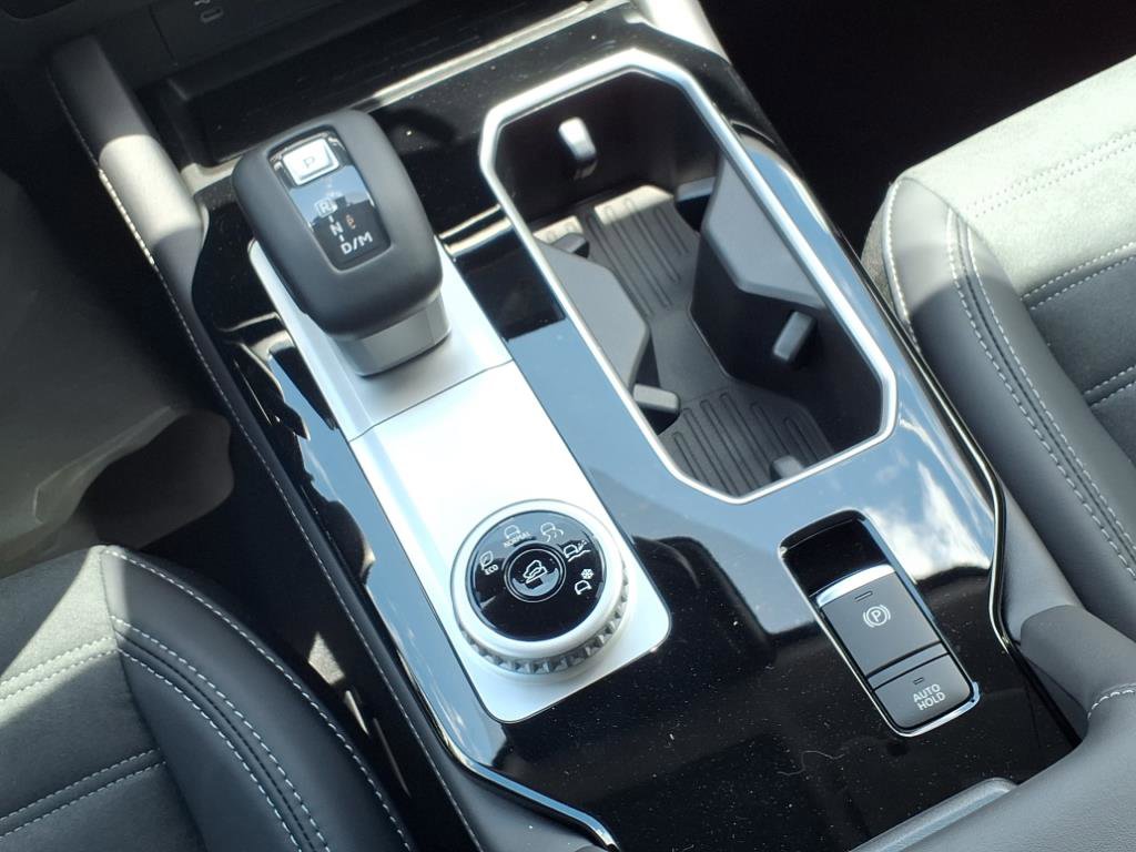 New 2025 Mitsubishi Outlander SE image 14