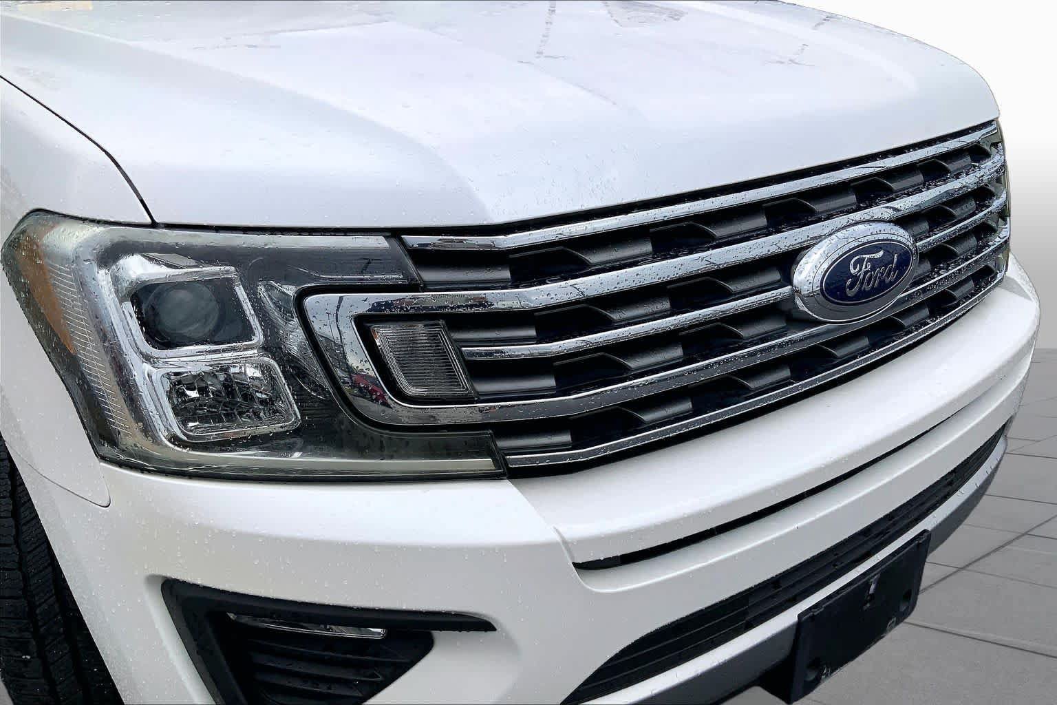 Used 2018 Ford Expedition XLT w/ Equipment Group 202A RWD image 27