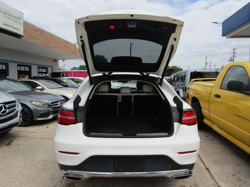 Used 2018 Mercedes-Benz GLC 300 4MATIC Coupe image 7
