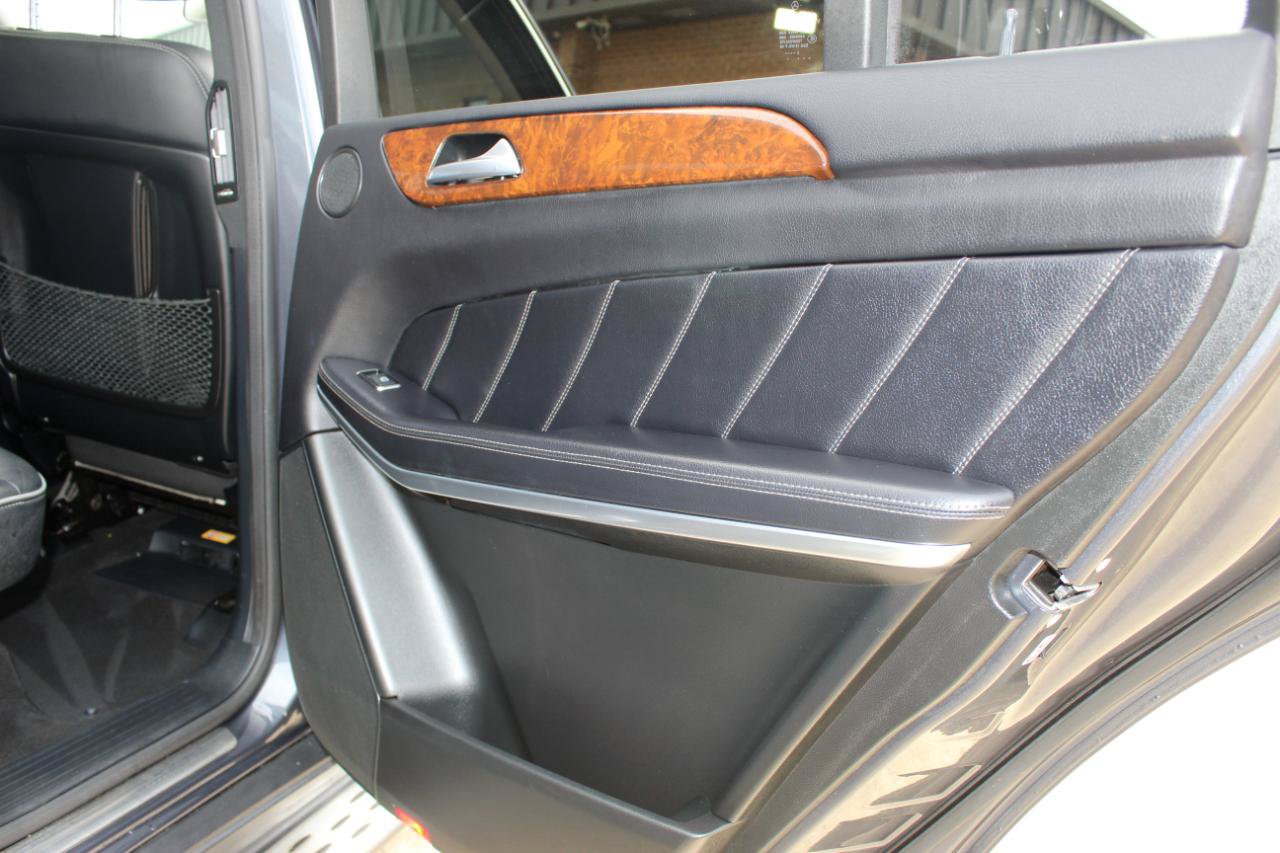 Used 2014 Mercedes-Benz GL 550 4MATIC image 21