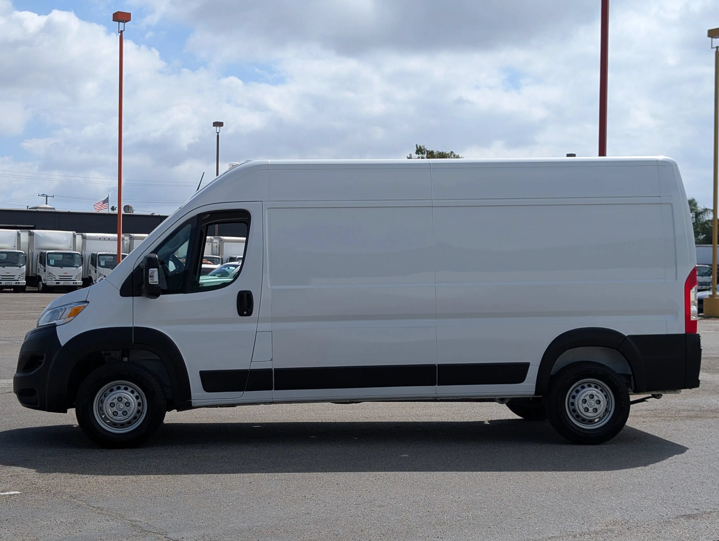 Used 2026 RAM ProMaster 2500 w/ Convenience Group FWD image 4