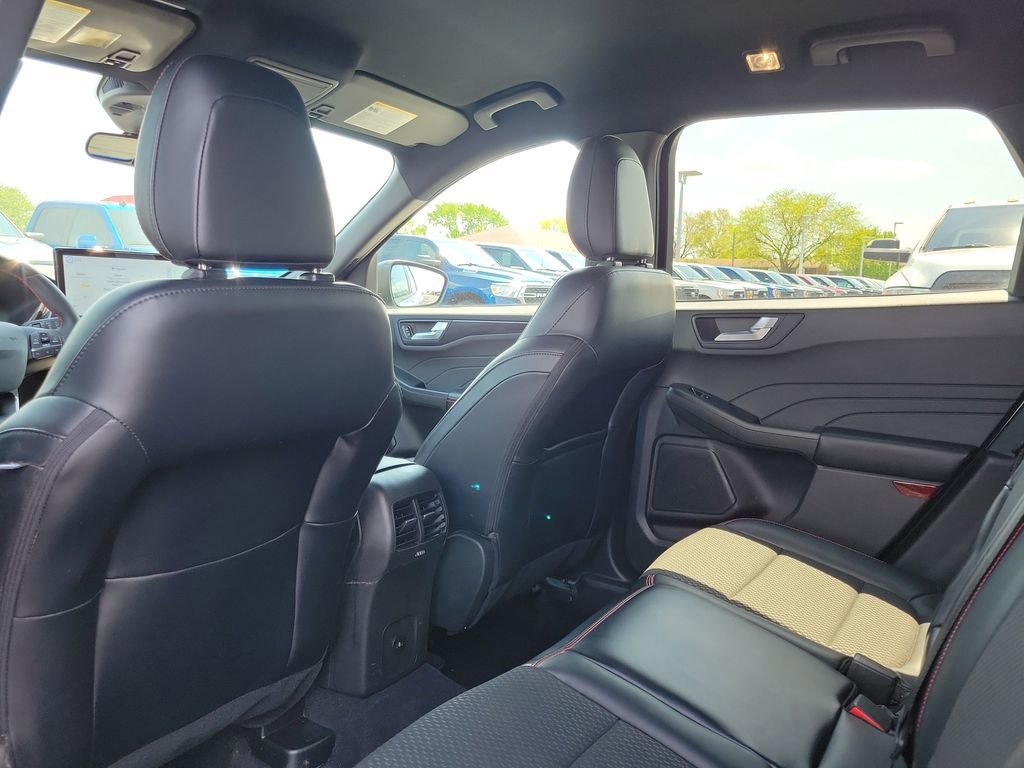 Certified 2023 Ford Escape ST-Line w/ Tech Pack #1 image 15