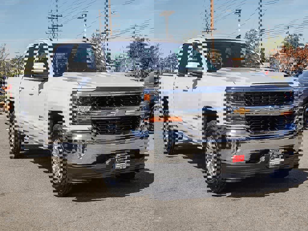 Used 2018 Chevrolet Silverado 1500 LT w/ All Star Edition image 3