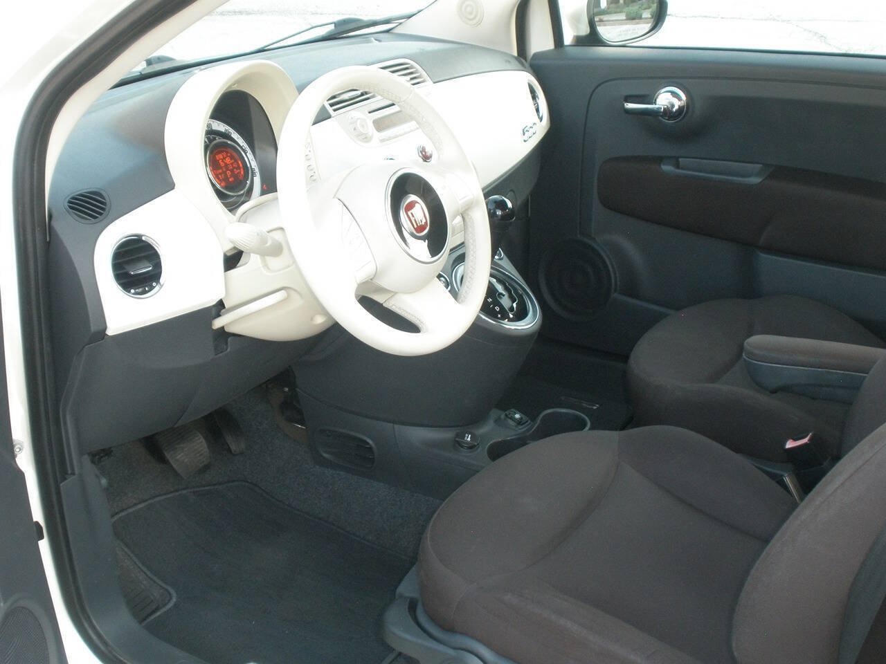 Used 2015 FIAT 500 Pop FWD image 25