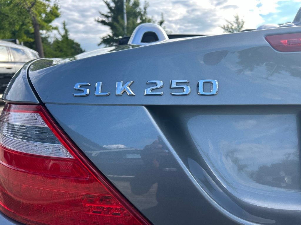 Used 2013 Mercedes-Benz SLK 250 image 12