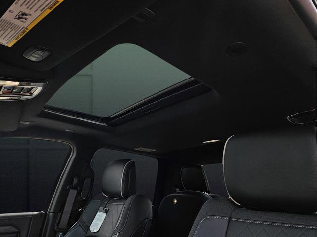 New 2025 RAM 3500 Limited AWD/4WD image 15