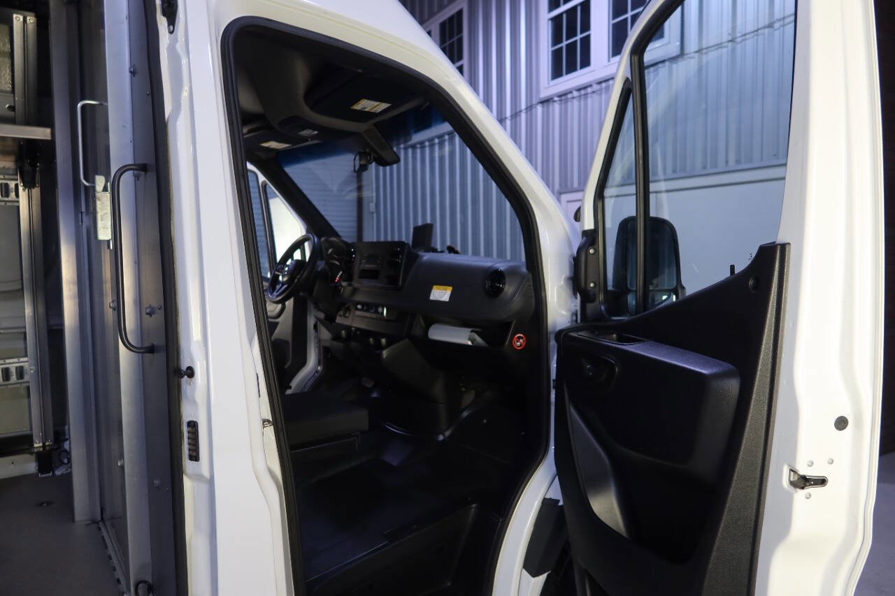 Used 2020 Mercedes-Benz Sprinter 2500 w/ Driver Convenience Package image 11