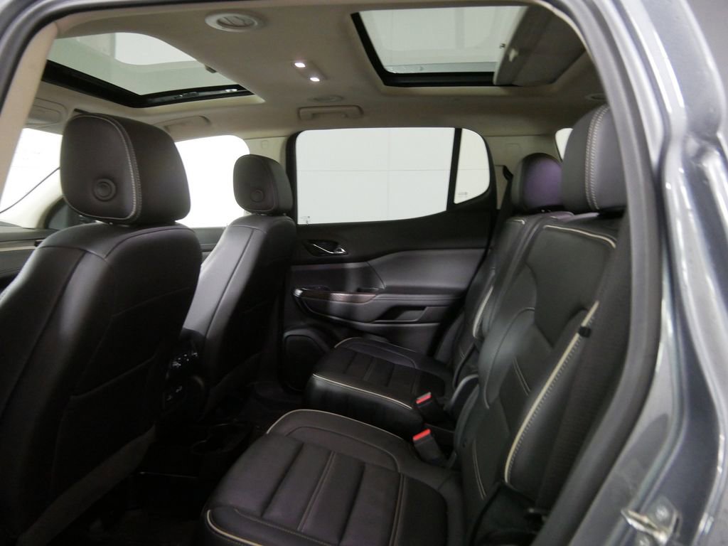 Used 2022 GMC Acadia Denali w/ Denali Ultimate Package image 18