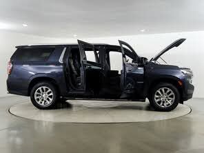 Used 2023 Chevrolet Suburban Premier image 6