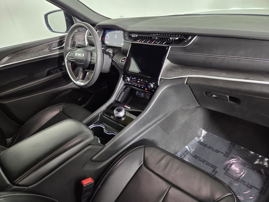 Certified 2024 Jeep Grand Cherokee L Limited w/ Luxury Tech Group II image 33