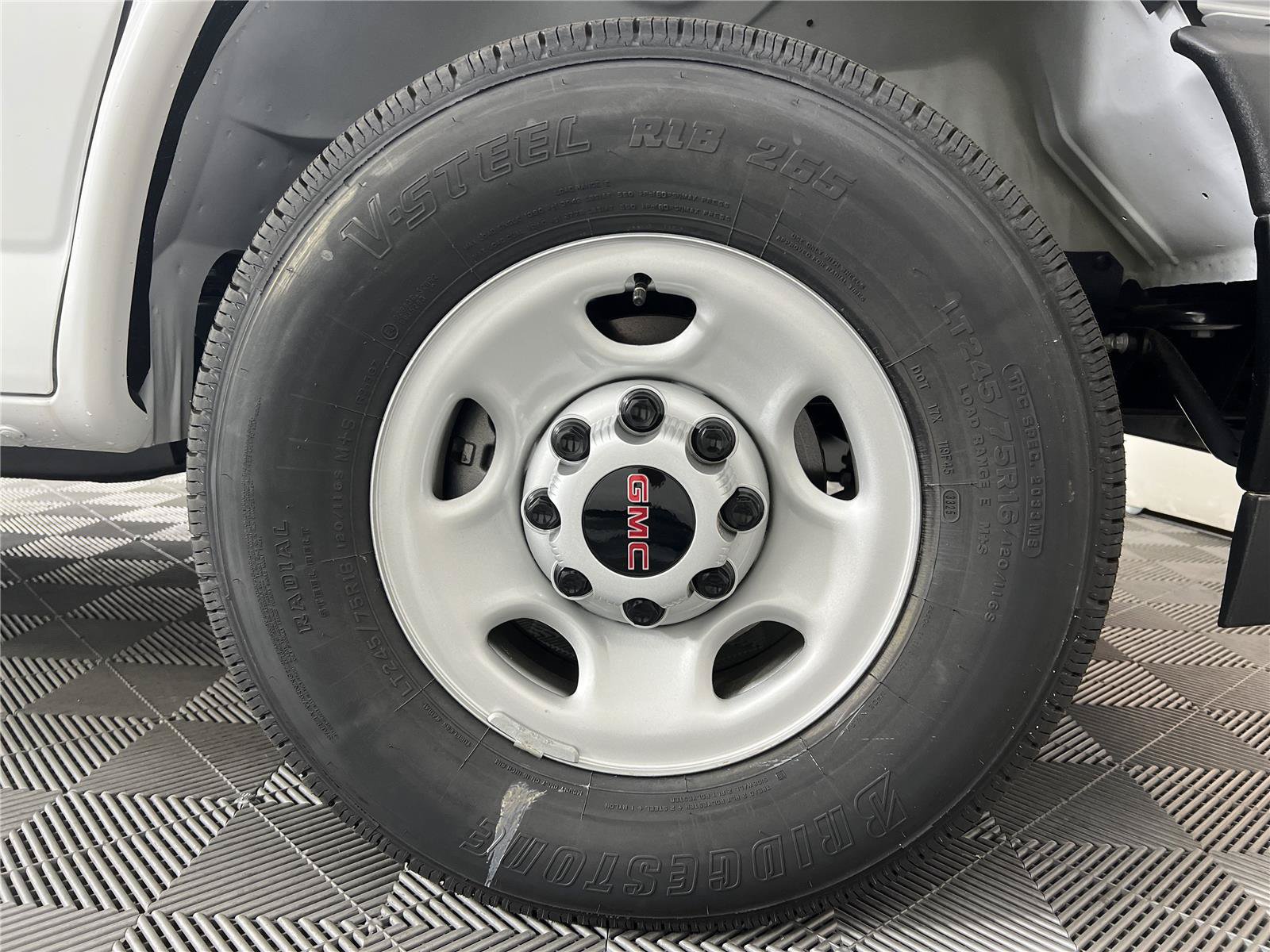 New 2025 GMC Savana 2500 w/ Driver Convenience Package RWD image 10