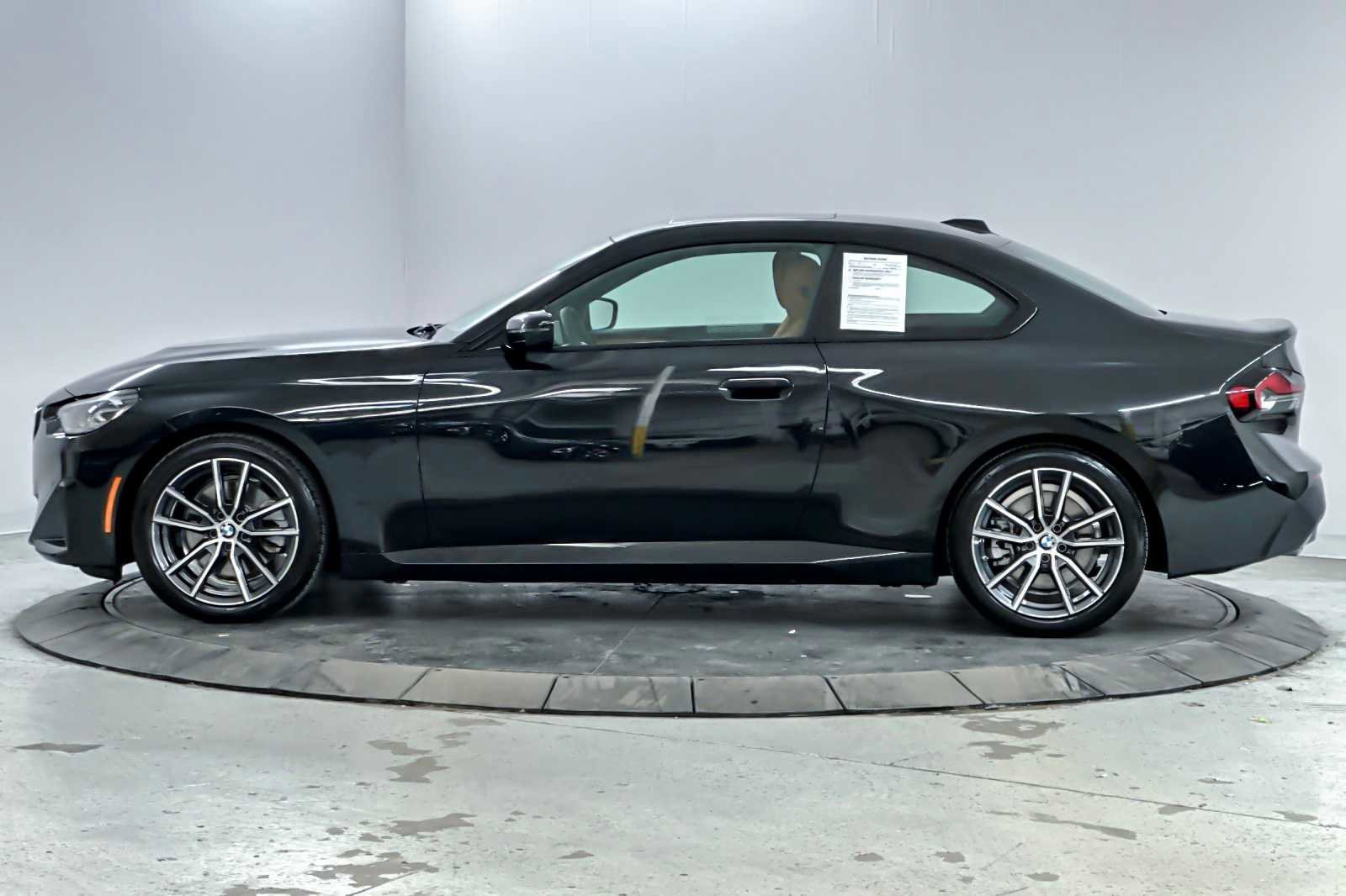 Used 2025 BMW 230i Coupe w/ Premium Package image 5