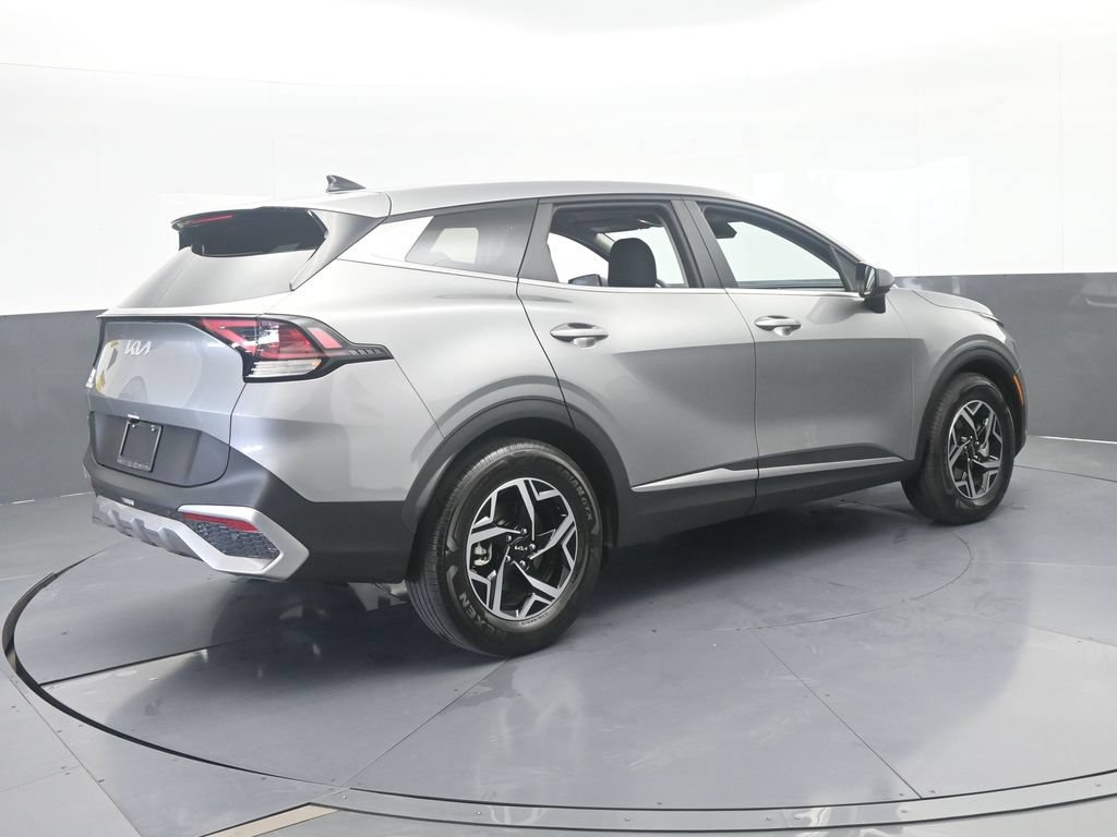Used 2025 Kia Sportage LX FWD image 6