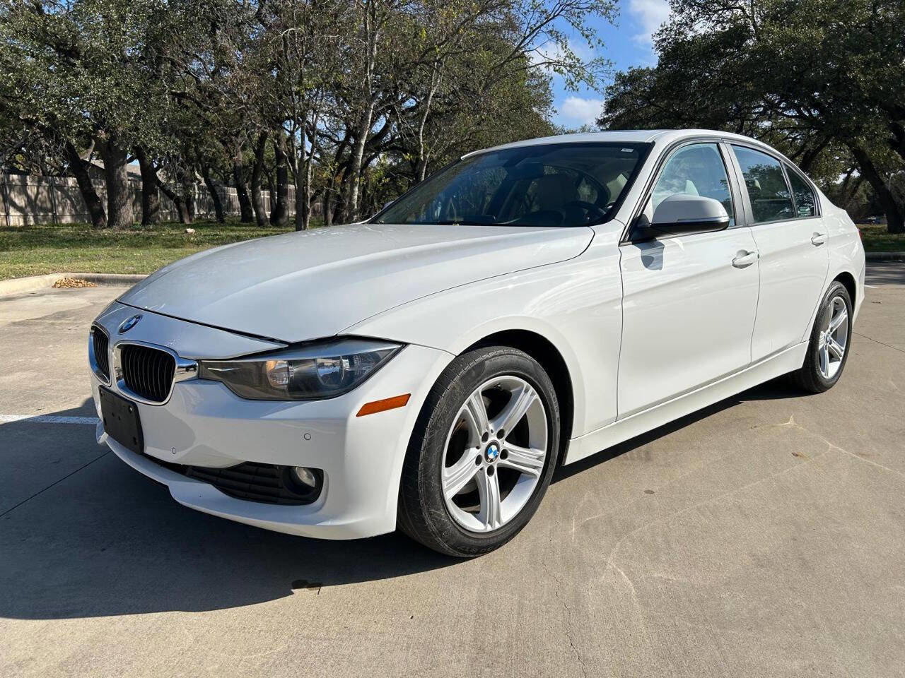 Used 2015 BMW 320i Sedan image 2
