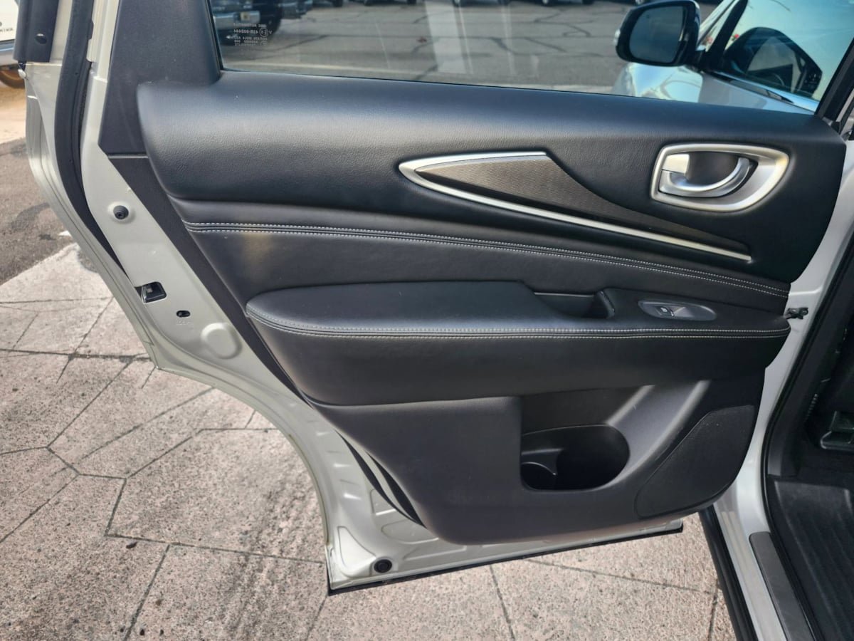 Used 2018 INFINITI QX60 AWD w/ Premium Plus Package image 16