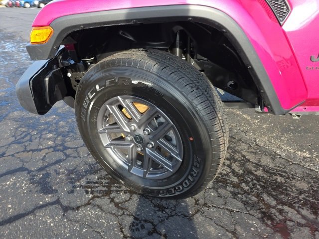 Used 2024 Jeep Gladiator Sport image 54