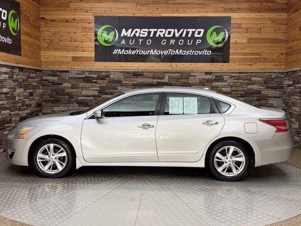 Used 2015 Nissan Altima 2.5 SV w/ Convenience Package FWD image 11