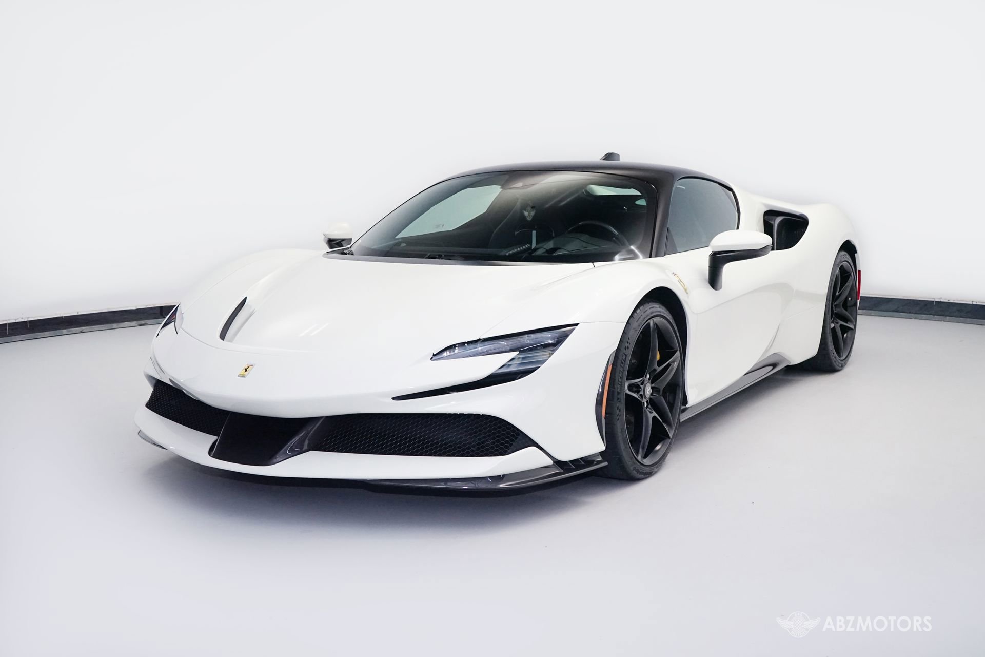 Used 2022 Ferrari SF90 Stradale AWD/4WD image 2