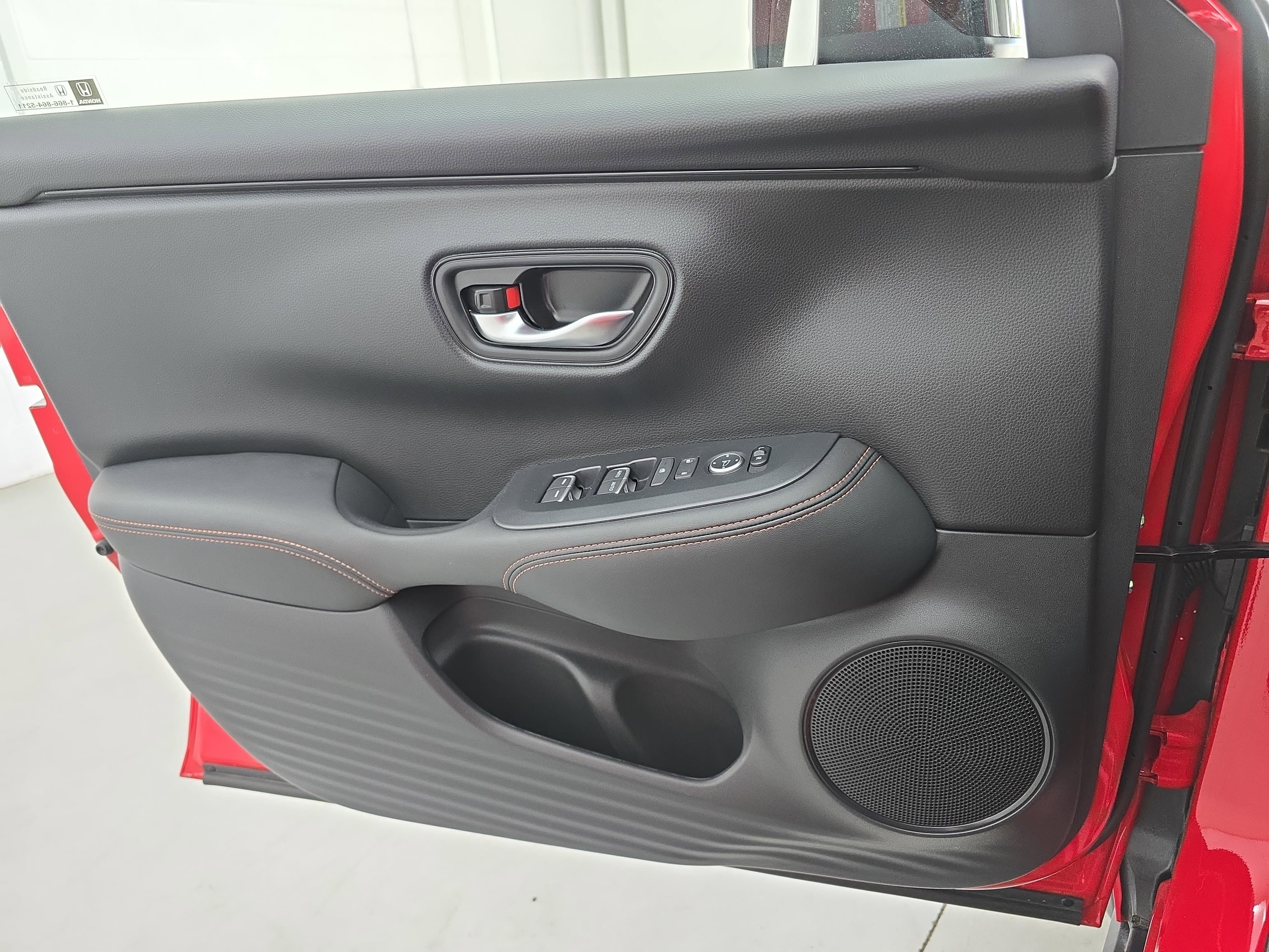 Certified 2025 Honda HR-V Sport image 26