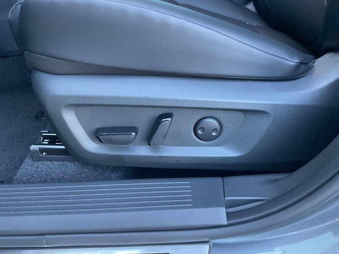 New 2027 Nissan Rogue Dark Armor AWD/4WD image 9