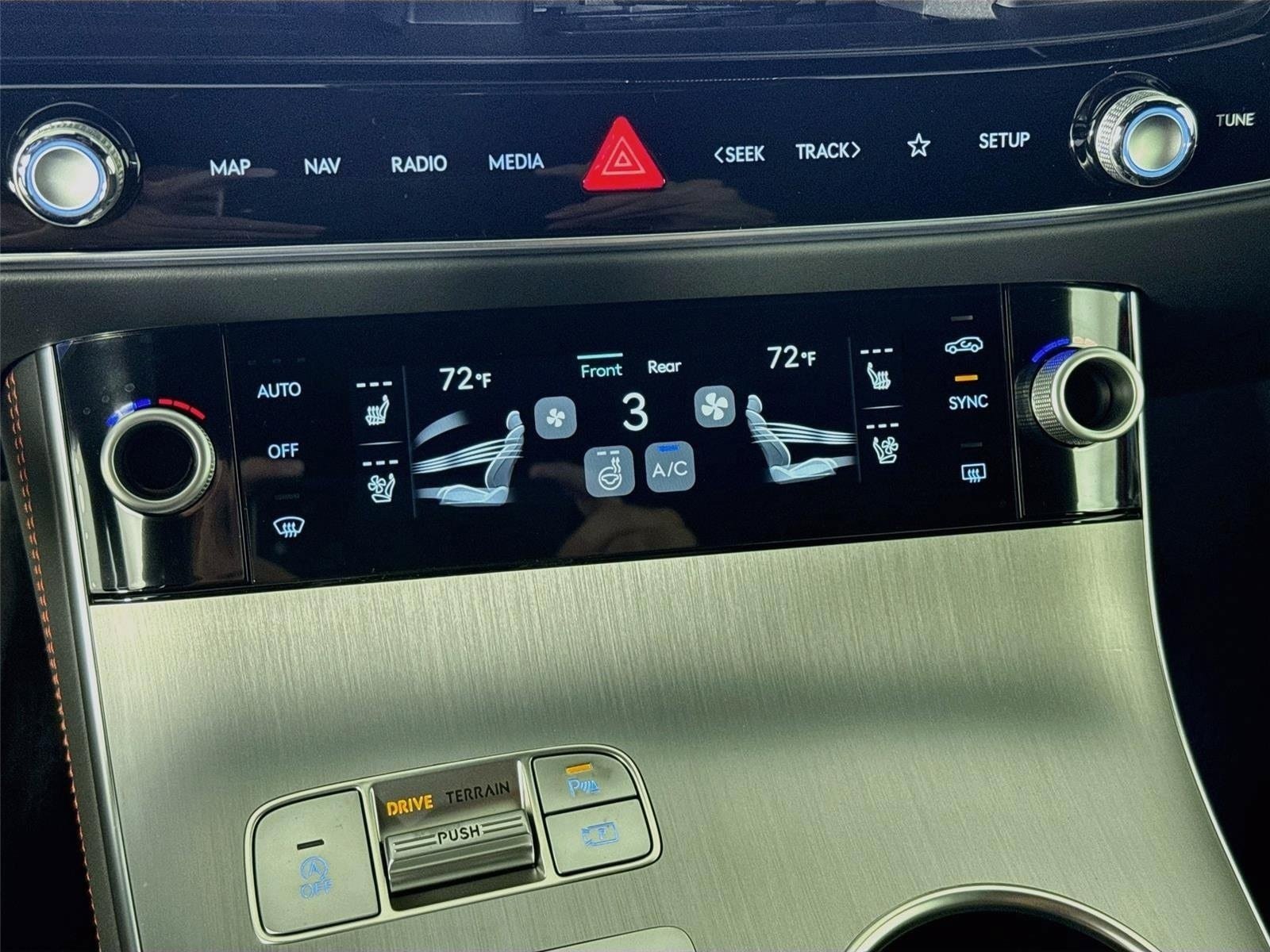 New 2027 Genesis GV70 2.5T Sport Prestige AWD/4WD image 18