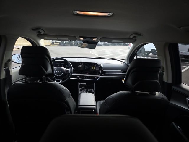Used 2025 Kia Sportage EX image 12