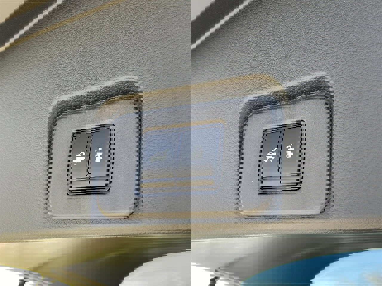 Certified 2025 Nissan Rogue Platinum w/ Tech Package image 29