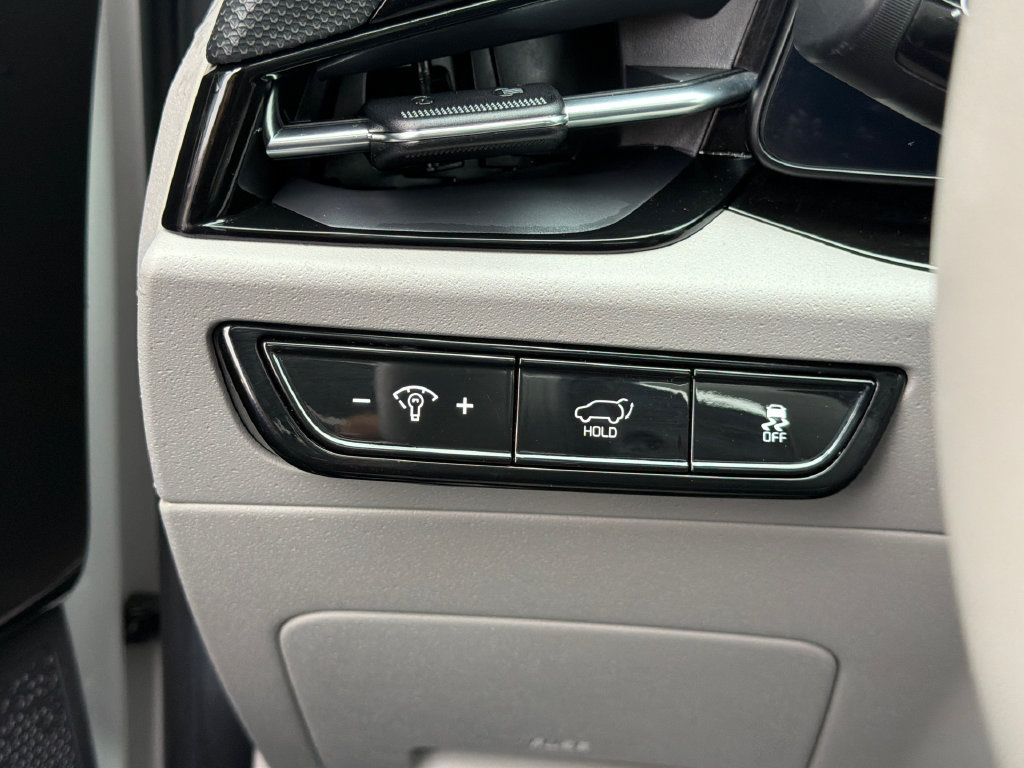 Certified 2024 Kia Niro Wave w/ Wave Preserve Package FWD image 19