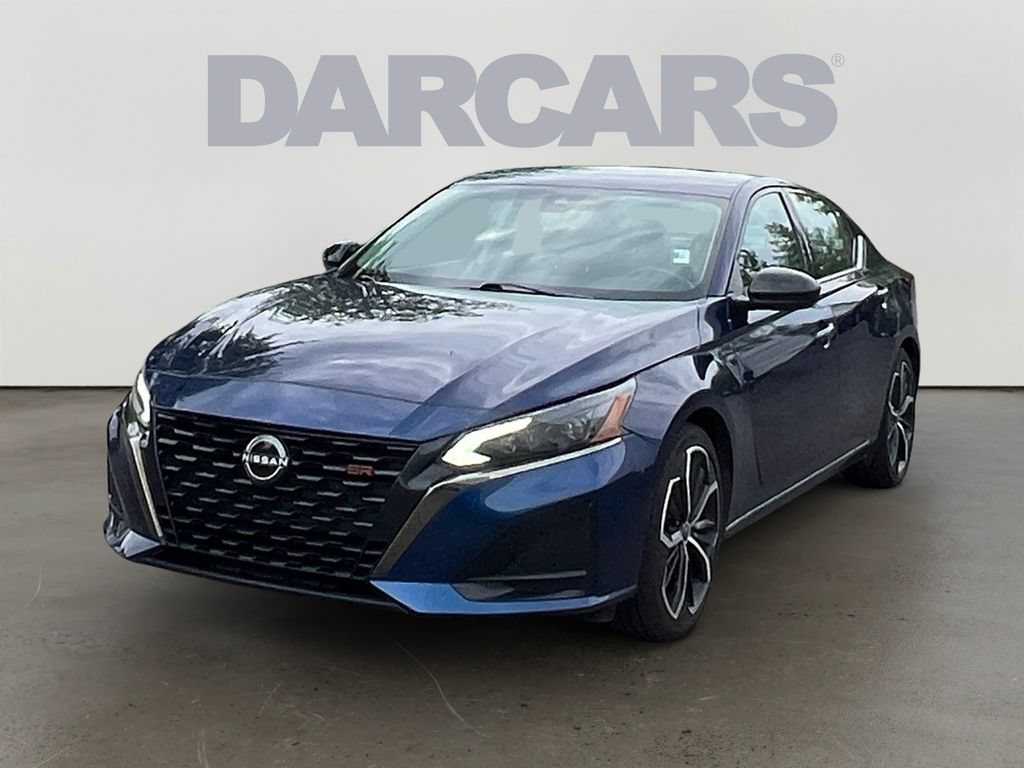 Used 2024 Nissan Altima 2.5 SR FWD image 3