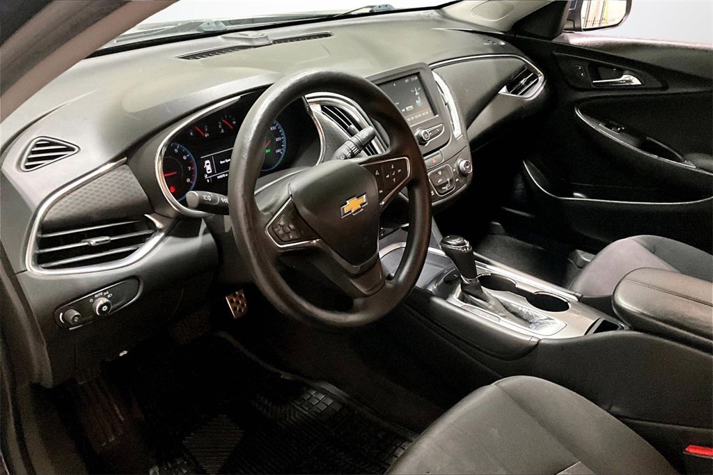 Used 2016 Chevrolet Malibu LT image 17