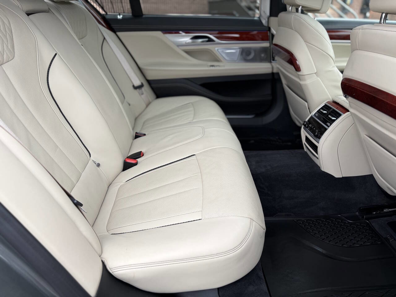 Used 2019 BMW ALPINA B7 xDrive image 22