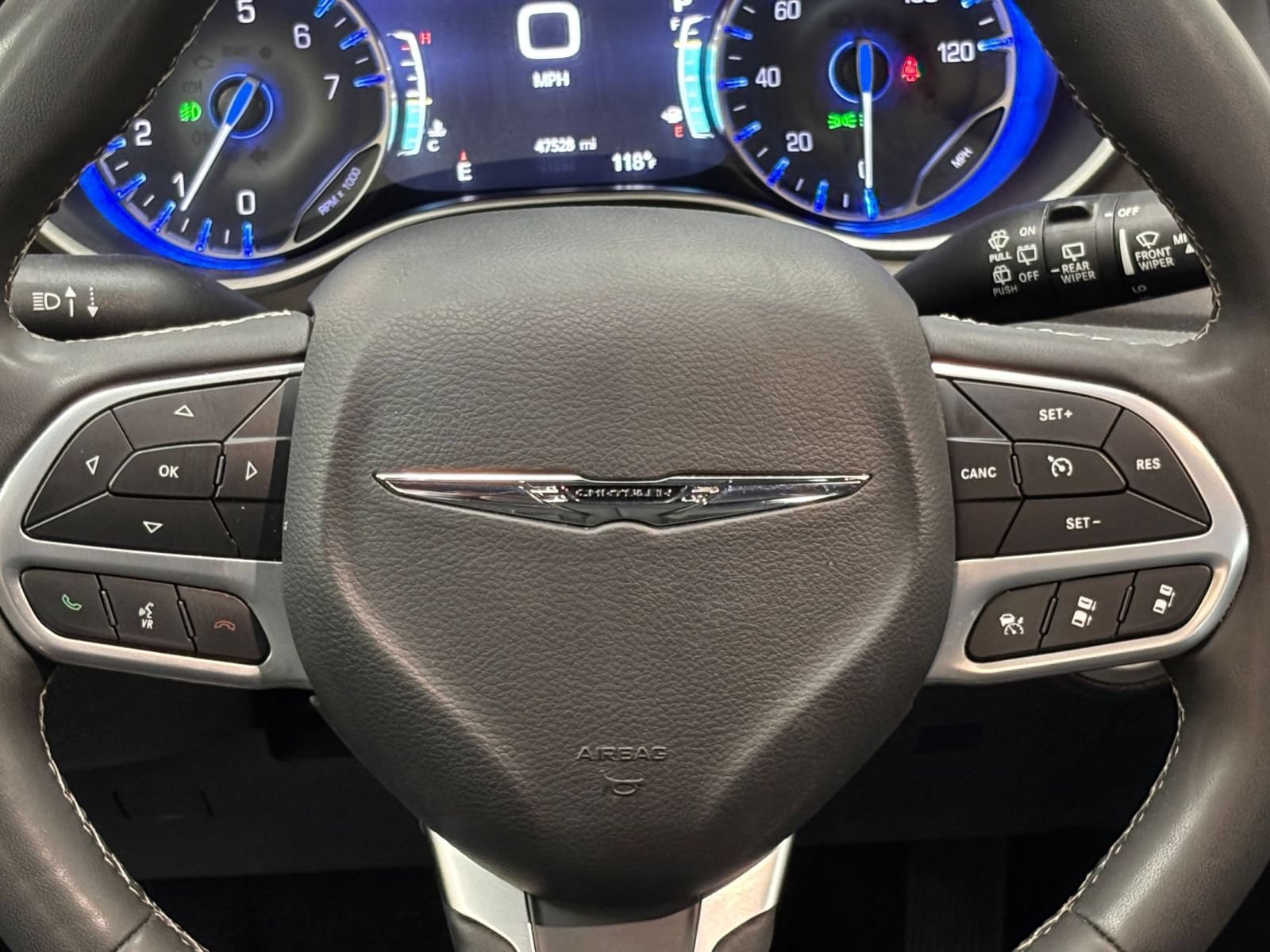 Used 2025 Chrysler Pacifica Select FWD image 29